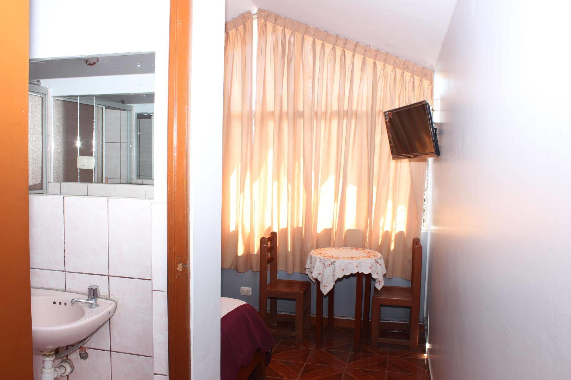 Hostal Las Fresas Lima Airport Callao Exteriör bild
